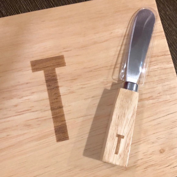 2/$22❤️ INDIGO Monogrammed Cheese board - Picture 3 of 15